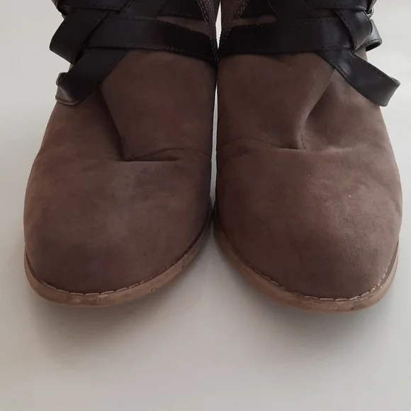 Ankle Shoes (Boots) - Size 10 (XL) - Picture 8 of 11